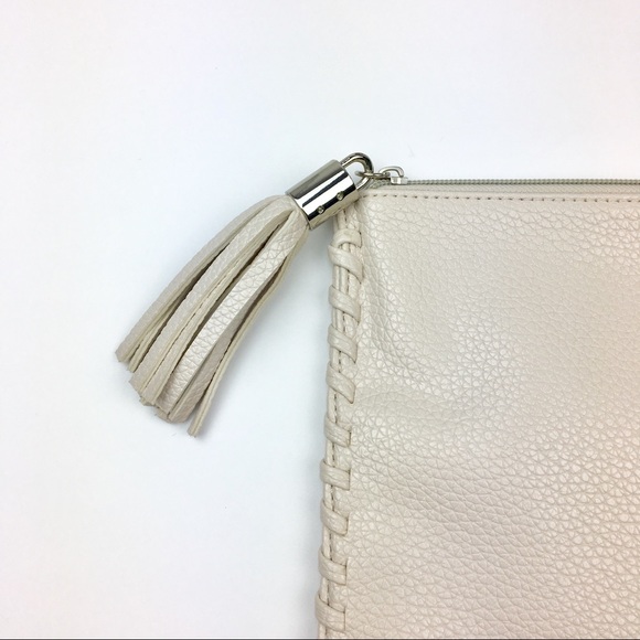 NINE WEST TASSEL FAUX Leatherette hand bag. - Picture 4 of 8